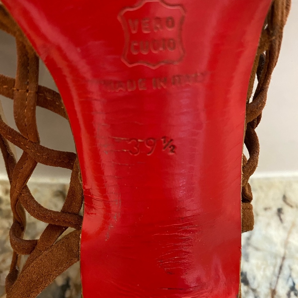 👠 Red Hot 👠 Louboutins - Picture 2 of 5